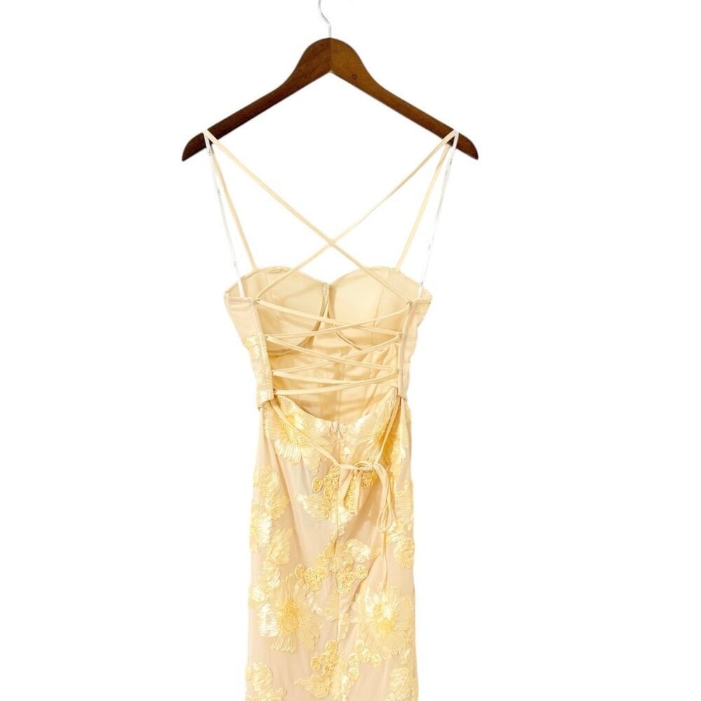Lulus Nantessa Light Yellow Floral Applique Lace-Up Maxi Dress size S NWT - Picture 5 of 6